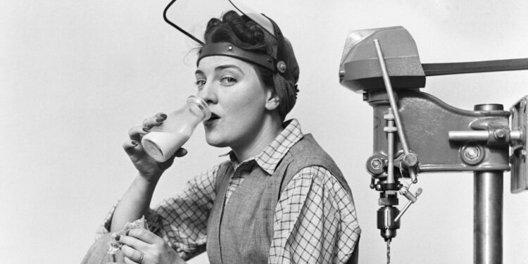 The Benefits of Drinking Kefir Every Day