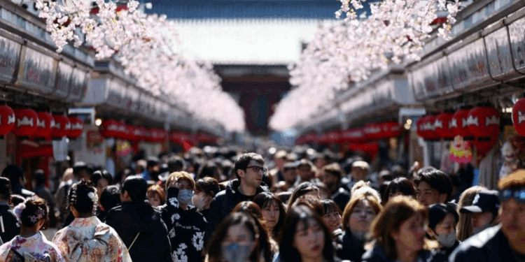 Turistas estarían cancelando sus viajes por manga japonés que advierte sobre una “catástrofe real”