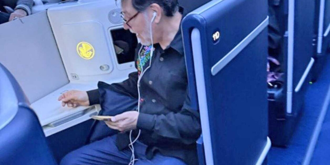 A Noroña “no le quedó el saco” con los viajes de primera clase