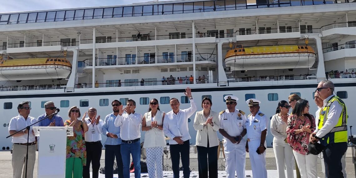 Por los pasillos » Arriba el crucero Villa Vie Odyssey a Topolobampo; estará dos dias en el puerto