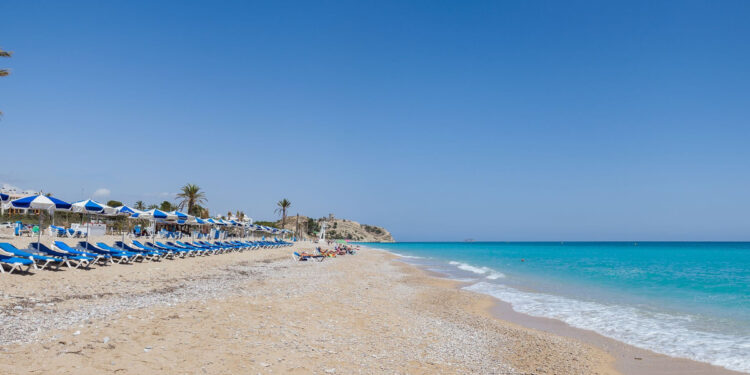 Dónde irán los españoles de vacaciones este verano y cuánto gastarán