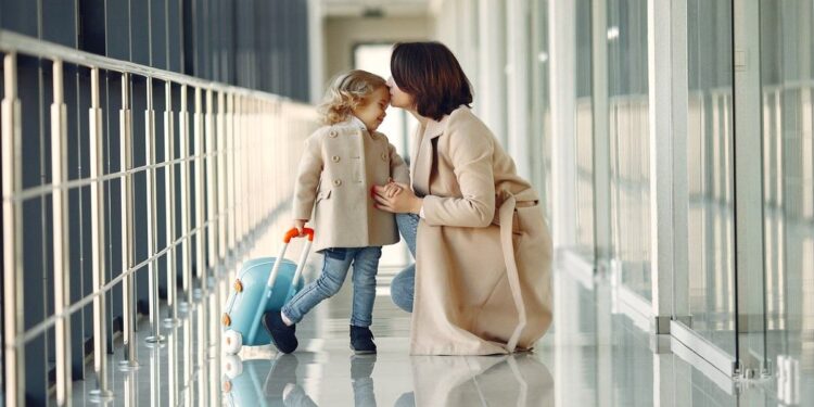 Tramitar este permiso de viaje para menores en México es rápido y gratuito. Foto: Pexels / Gleb Dolskiy