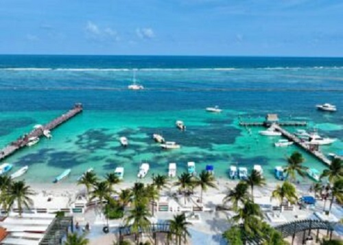 Desde el Corazón del Caribe Mexicano_ Chetumal y Mahahual, dos joyas resplandecen para quien busca despertar su espíritu aventurero)