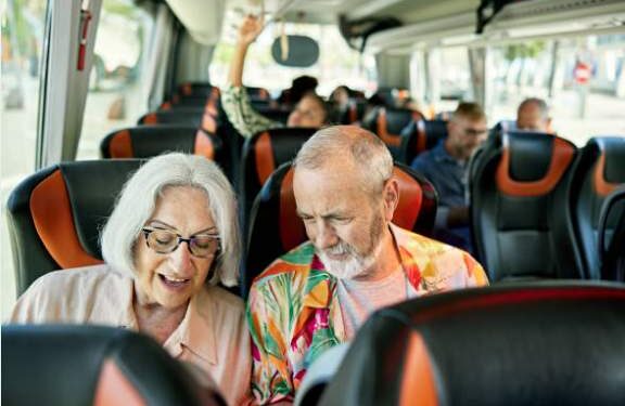 Los socios del Club de los 60 podrán elegir libremente su agencia de viajes a partir de 2026 en Castilla y León