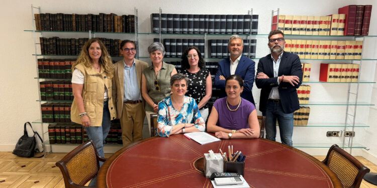 CEAV y Valorian firman el acuerdo para una subida salarial del 3% en las agencias de viajes en 2025