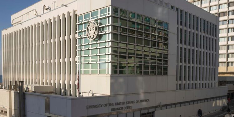 EEUU refuerza evacuaciones de emergencia y alertas de viaje tras ataques contra Irán