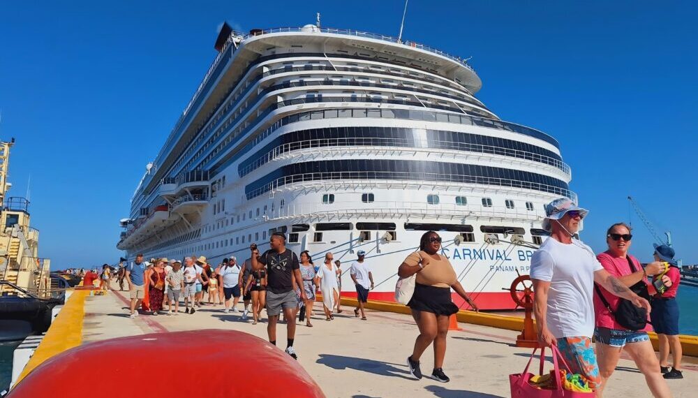Incrementa Un 130% El Turismo De Cruceros En Yucatán El Turismo De Cruceros En Progreso, Yucatán Vive Un Auge Histórico En 2025, Gracias A La Estrategia Del Gobierno De Joaquín Díaz Mena, Que Consolida Al Puerto Como Acceso Clave Al Mundo Maya Y Sus Tesoros Naturales, Culturales Y Gastronómicos. Https://Larevistadelsureste.com
