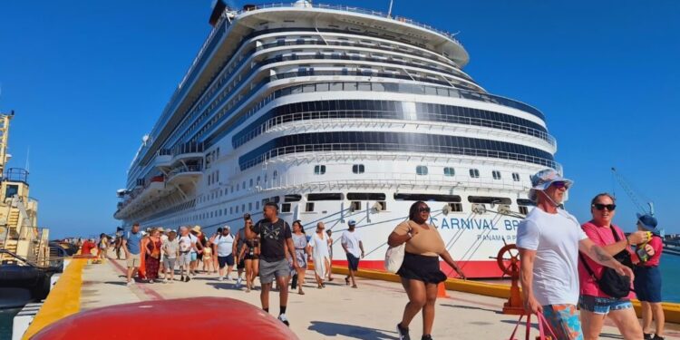 Incrementa Un 130% El Turismo De Cruceros En Yucatán El Turismo De Cruceros En Progreso, Yucatán Vive Un Auge Histórico En 2025, Gracias A La Estrategia Del Gobierno De Joaquín Díaz Mena, Que Consolida Al Puerto Como Acceso Clave Al Mundo Maya Y Sus Tesoros Naturales, Culturales Y Gastronómicos. Https://Larevistadelsureste.com