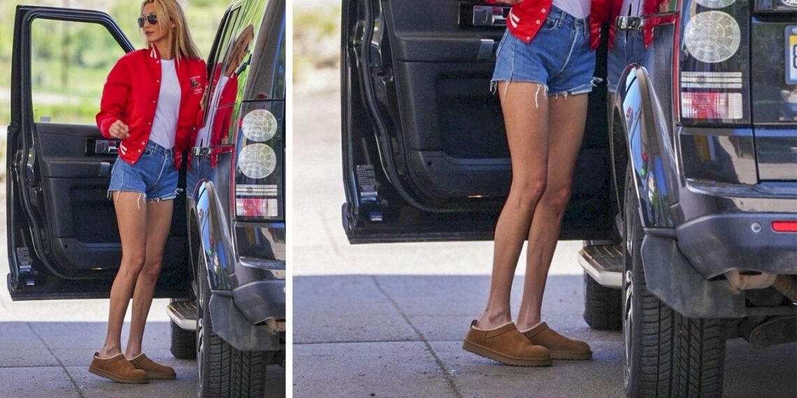 Bella Hadid rescata los mini shorts de mezclilla de los años 90 y los lleva con zuecos Ugg