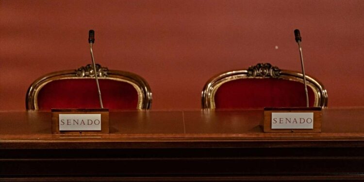 casi un millón de euros hasta abril