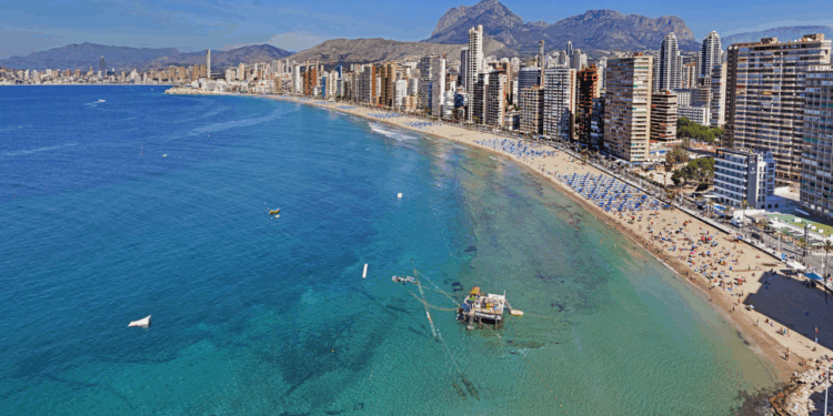 Nace el Imserso valenciano: así será el nuevo programa de vacaciones para mayores de 65 años