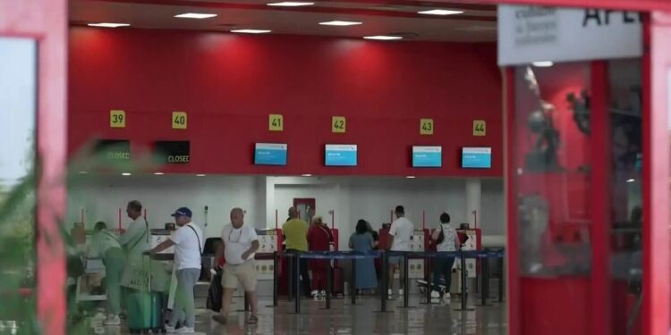 Entró en vigencia la prohibición de viajes de Trump y ya hay más claridad para venezolanos y cubanos