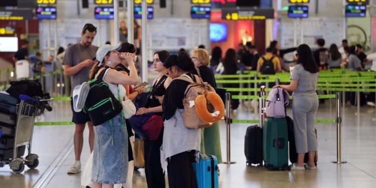 cuatro de cada diez españoles se irán fuera este verano