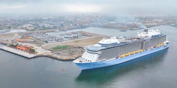 Hutchison Ports ECV hace historia al recibir al crucero Ovation of the Seas