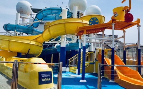 WaterWorks y Heroes Tribute destacan en remodelación del Carnival Valor