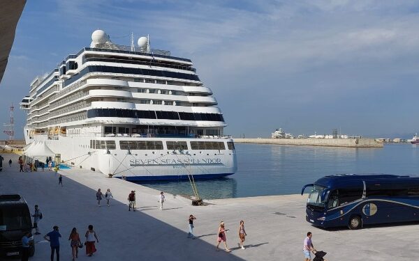PortCastelló recibe tercer crucero de los 11 planificados para la temporada