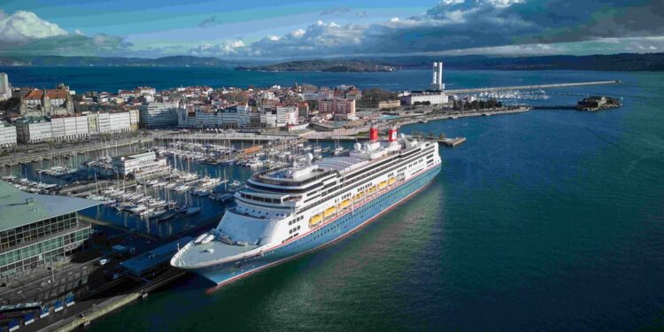 El Puerto de La Coruña licita la concesión del servicio de suministro eléctrico a cruceros por 35 años