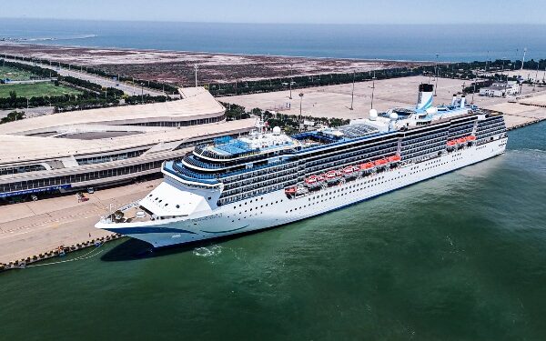 Puerto de Tianjin inaugura temporada de cruceros de Adora