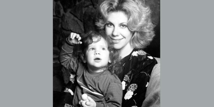 In Her New Memoir, ‘How to Lose Your Mother,’ Molly Jong-Fast Charts a Bold New Path By Examining Old Family Ties