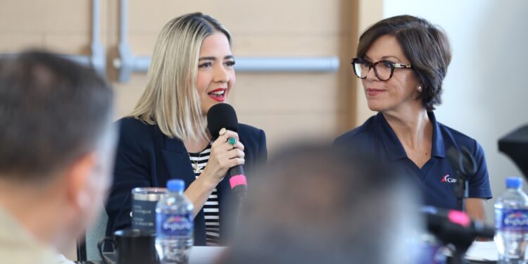 Estrella Palacios preside reunión con representantes de la naviera Carnival Corporation » Noticias Digitales Sinaloa