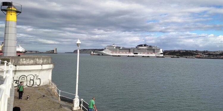 Getxo reducirá “prácticamente a cero” las emisiones de los cruceros en 2027