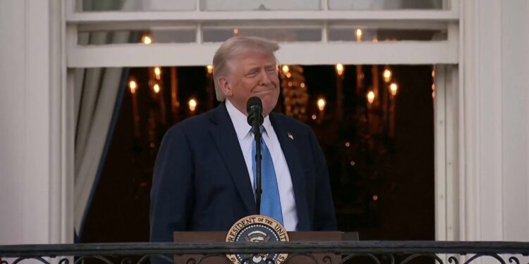 Gobierno de Trump prohíbe viajes de nacionales de una docena de países hacia Estados Unidos – Telemundo Phoenix/Tucson