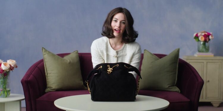 Gracie Abrams Is a One-Woman Pharmacy