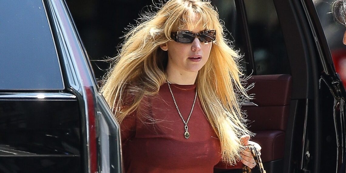 Jennifer Lawrence Has a Failsafe Styling Trick With Her Favorite Bag