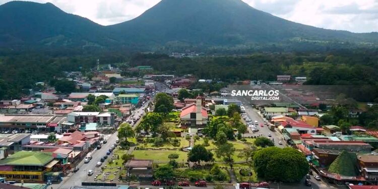 La Fortuna lidera el top tres de los mejores destinos de Airbnb