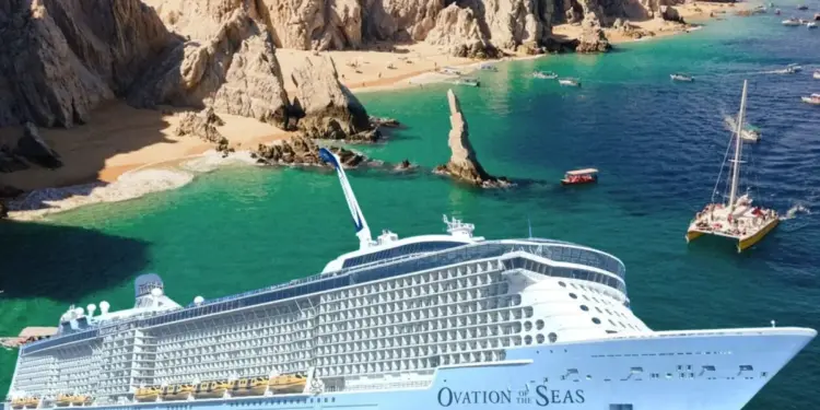 Así fue la llegada del crucero gigante a Los Cabos con miles de turistas a bordo