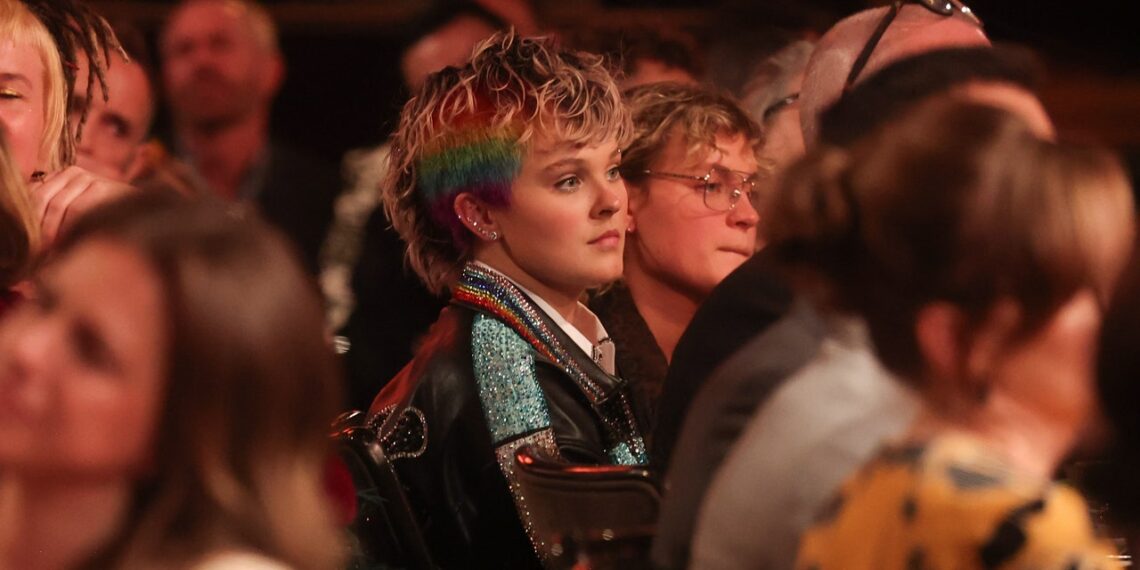 The Backlash Against Jojo Siwa and Billie Eilish Sure Feels a Lot Like Old-School Biphobia to Me