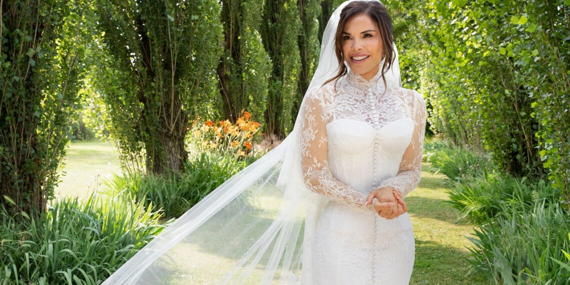 Lauren Sánchez se casa con Jeff Bezos en un espectacular vestido blanco de encaje de Dolce&Gabbana