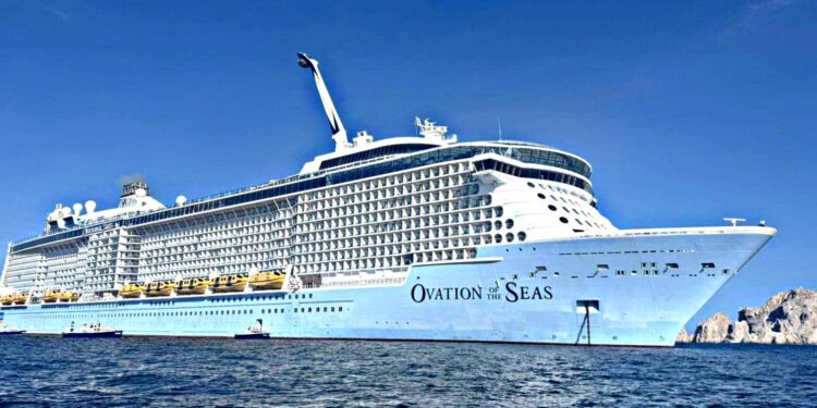 Los Cabos recibe al crucero Ovation of the Seas con más de 6,000 visitantes a bordo