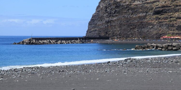 Estos son los mejores destinos para viajar por España este verano 2025, según la IA