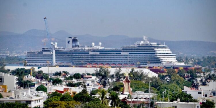 Mazatlán entra en temporada baja de cruceros este verano