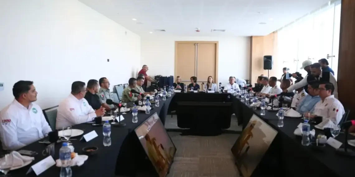 Mazatlán busca blindar su relación con Carnival: presentan “Código Azul” para reforzar seguridad de cruceristas