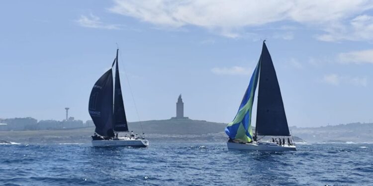"Mirfak" y "La Gitana" lideran en cruceros en la primera jornada de la XXV Regata Infanta Elena-Trofeo Presidente de la Xunta