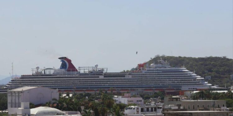Navieras supervisan excursiones y seguridad de Mazatlán, previo a la temporada alta de cruceros 2025-2026
