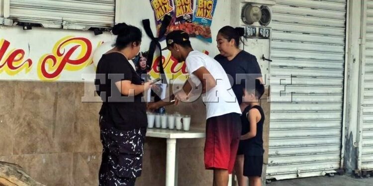 Agradecía con viajes a empleados y vecinos