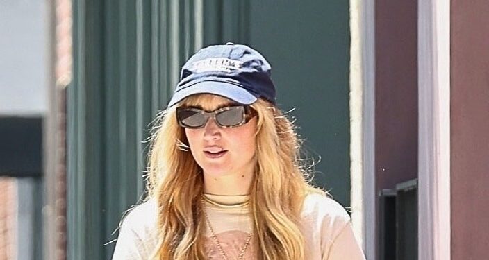 No Beach in Sight, but Jennifer Lawrence Is Dressing for Surfer Dude Summer