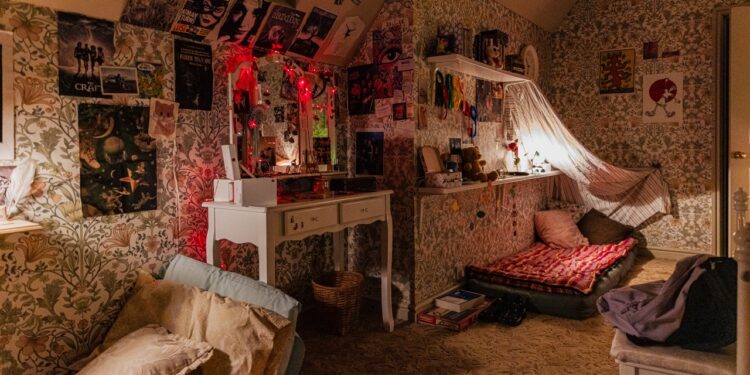 I Survived Viola’s Room, a Spooky New Immersive Show Narrated by Helena Bonham Carter