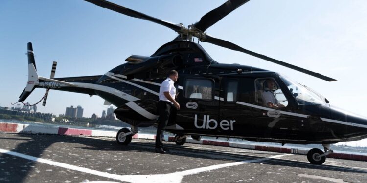 Uber lanza para este verano el servicio de helicópteros y barcos en la Costa Amalfitana