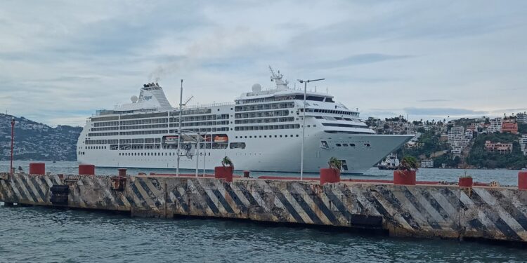 Arriba el crucero Seven Seas Mariner a Acapulco
