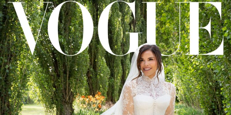 Lauren Sánchez and Jeff Bezos Are Married! See Inside Her Final Wedding Dress Fitting