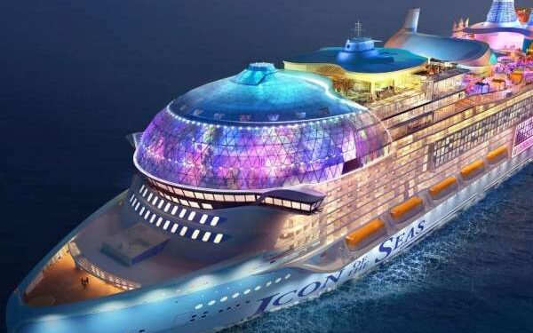 El Telégrafo - ¡Milagro en altamar! Padre se lanza de un crucero para salvar a su hija