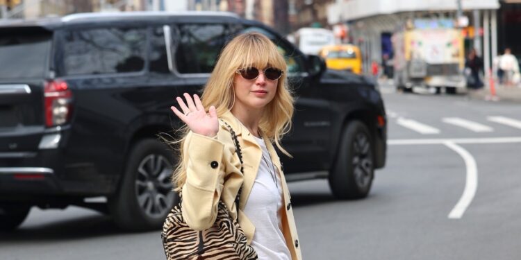 Do We Have a Reigning Summer Sneaker? Celebs Are Split