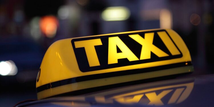 Desde el sector taxista aseguran que a pesar de la tarifa unificada, la falta de viajes profundiza la crisis