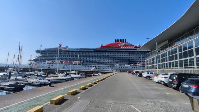 Llega a A Coruña el crucero que no quiere a niños ni a adolescentes