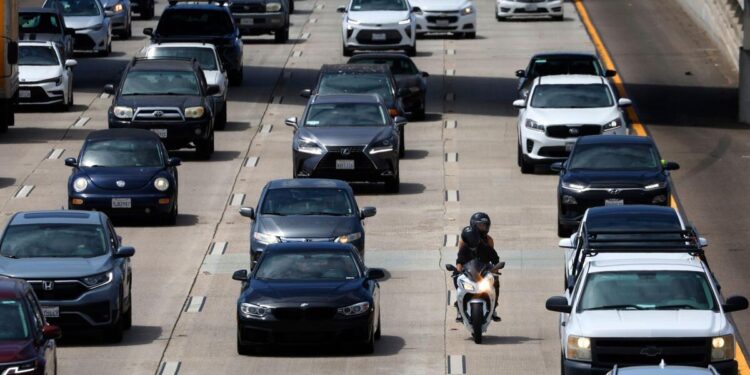 Los precios de la gasolina y del alquiler de autos incentivan viajes por carretera por el 4 de julio