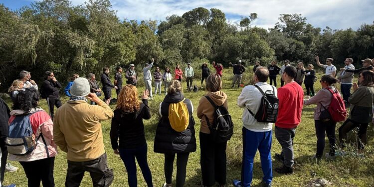 Viajes de solteros: una salida ideal para personas que buscan conectar más allá de las apps